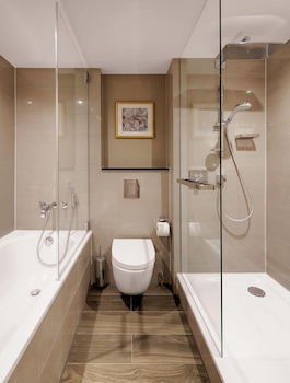 Executive Suite, 1 King Bed, Kitchenette