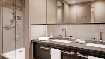 Junior Suite, 1 King Bed