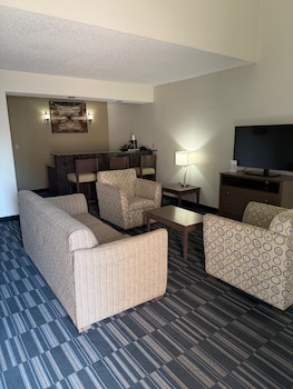 Suite, 1 King Bed, Non Smoking, Refrigerator & Microwave