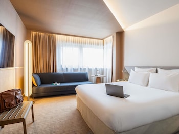 Standard Room, 1 queen bed and 2 single sofa beds