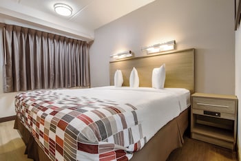Deluxe Room, 1 King Bed, Non Smoking
