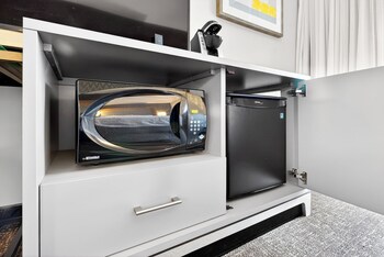 Standard Room, 1 King Bed, Accessible (Mobility Accessible)