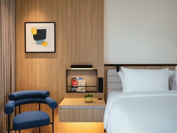 Grand Room, 1 King Bed
