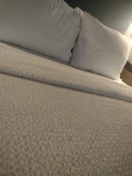 Suite, 1 Bedroom, Hearing Accessible (Accessible Bathtub)