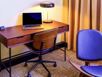 Executive Room, 1 King Bed, Bathtub
