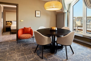 Family Suite, 1 King Bed, Balcony