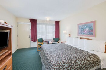 Room, 1 King Bed, Refrigerator & Microwave