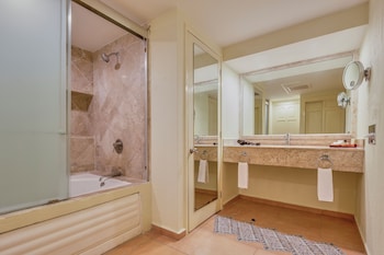 Villa (Master Suite, Stand Alone)