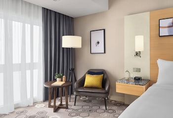 Deluxe Room, 1 King Bed, Accessible