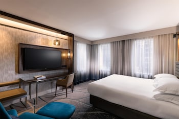 Room, 1 King Bed, Corner