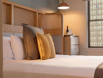 Classic Room, 1 Queen Bed