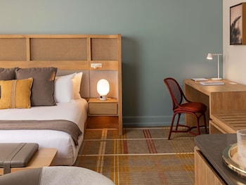Deluxe Room, 1 King Bed (Accessible, Rollin Shower, Nespresso)