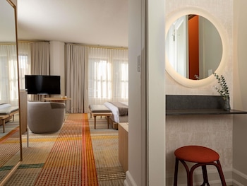 Deluxe Room, 1 King Bed (Accessible, Rollin Shower, Nespresso)