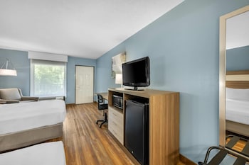 Standard Room, 2 Double Beds, Non Smoking