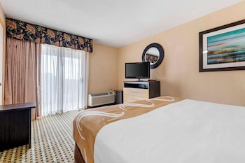 Suite, 1 King Bed, Non Smoking