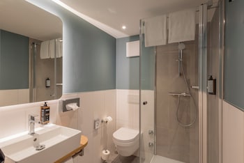 Standard Room, 1 Queen Bed