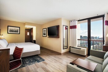 Deluxe Room, 1 King Bed with Sofa bed, Corner (Balcony)