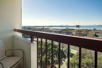 Room, 1 King Bed, Bay View (Hearing Accessible)