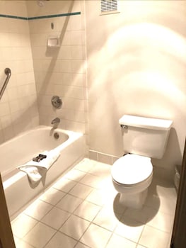 Standard Room 2 Queen Beds (WheelChair Accessible)