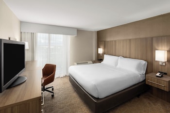 Room, 1 King Bed, Transfer Shower, Non Smoking (Communications & Mobility Accessible)