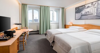Classic Room, 2 Twin Beds, Bathtub