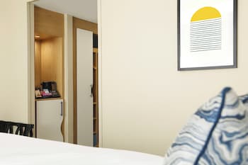 Standard Room, 1 King Bed (Super King)