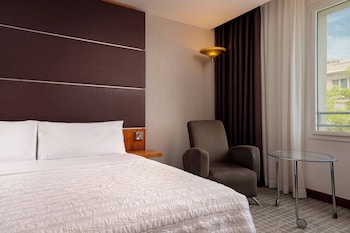 Deluxe Room, 1 King Bed