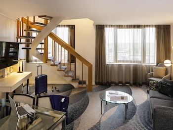 Deluxe Suite, 1 King Bed (Spa)