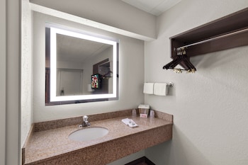 Standard Room, 1 King Bed (Smoke Free)