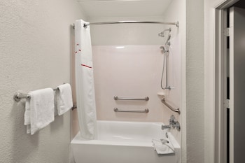 Standard Room, 1 King Bed, Accessible (Smoke Free)