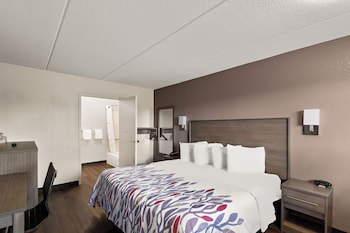 Standard Room, 1 King Bed, Accessible (Smoke Free)