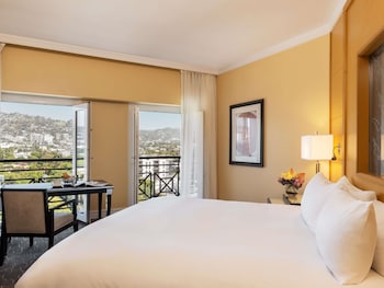 Luxury Room, 1 King Bed (Hollywood Hills View)
