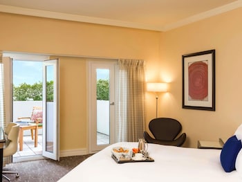 Luxury Room, 1 King Bed, Patio