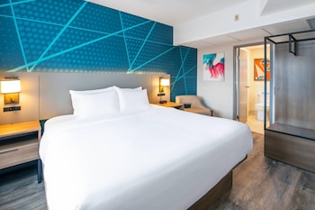 1 King Bed, 1 Bedroom Suite