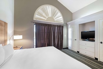 Suite, 1 King Bed, Non Smoking, Balcony