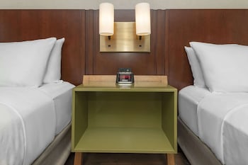 Room, 2 Queen Beds, Non Smoking (Upgrade)