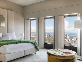 Opera Suite Residence