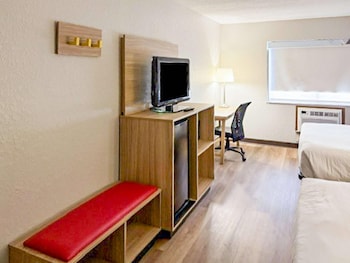Standard Room, 2 Queen Beds, Non Smoking