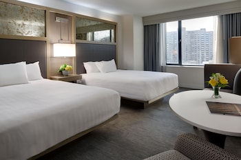 Room, 2 Queen Beds, Accessible, Bathtub