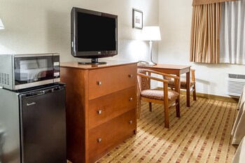 Standard Room, 2 Queen Beds, Non Smoking
