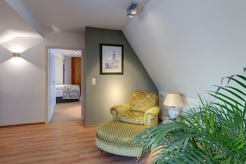 Junior Suite, 1 King Bed, Kitchen