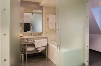 Deluxe Room, 1 Double Bed (Cozy Sitting Corner)