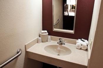 Deluxe Room, 1 King Bed, Accessible (Smoke Free)