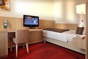 Classic Room, 1 Twin Bed, Refrigerator