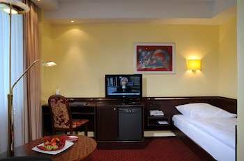 Classic Room, 1 Twin Bed, Refrigerator