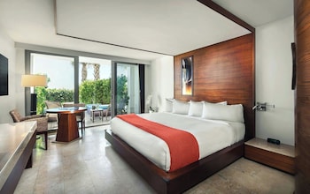 Room, 1 King Bed, Accessible (Ocean Cabana, Transfer Shower)