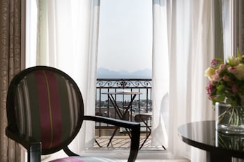 Deluxe Room (Lake)