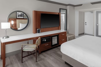 Deluxe Room, 1 King Bed