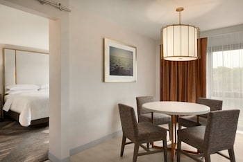 Executive Suite, 1 King Bed with Sofa bed