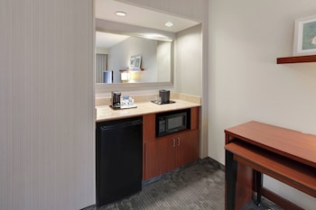 Suite, 1 Bedroom, Hearing Accessible (Mobility Accessible with Bathtub)